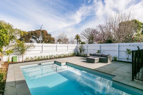 Photo of property in 105 Georges Drive, Napier South, Napier, 4110