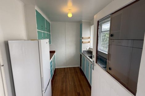 Photo of property in 24 Banks Street, Marfell, New Plymouth, 4310