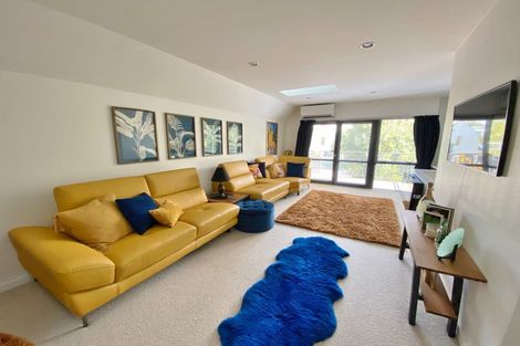 Photo of property in 7 Oakford Close, Riccarton, Christchurch, 8011