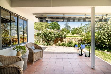 Photo of property in 46 Lucknow Road, Havelock North, 4130