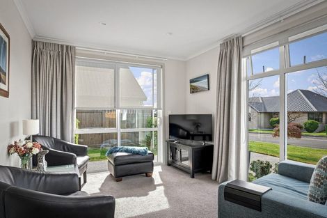 Photo of property in 14 Clifford Close, Leamington, Cambridge, 3432