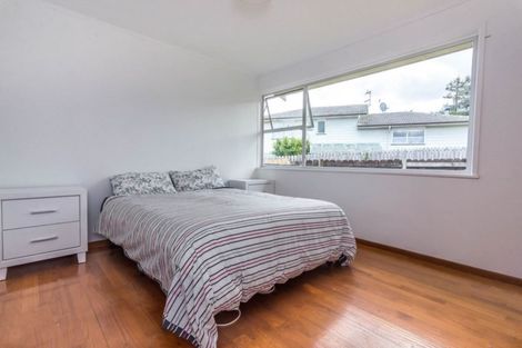 Photo of property in 78 Lantana Road, Green Bay, Auckland, 0604
