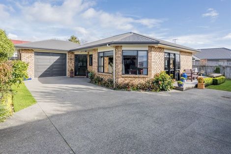 Photo of property in 23b Queenwood Road, Levin, 5510