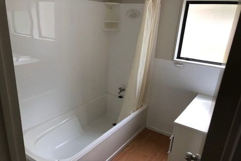 Photo of property in 1/42 Woodlands Crescent, Browns Bay, Auckland, 0630