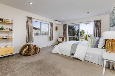 Photo of property in 134 Keri Vista Rise, Papakura, 2110