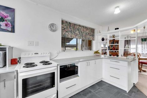 Photo of property in 84 Broadway, Stratford, 4332