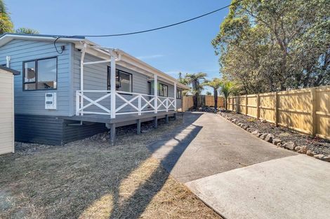 Photo of property in 1/9 Titoki Street, Te Atatu Peninsula, Auckland, 0610