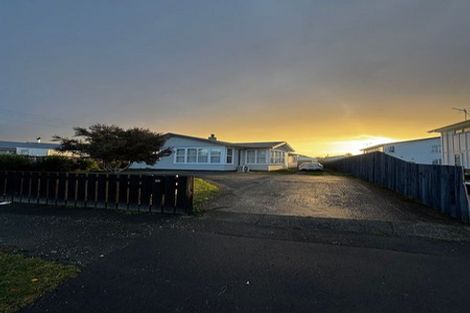 Photo of property in 23 Camden Street, Redwood, Christchurch, 8051
