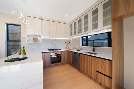 Photo of property in 53 Meadowood Drive, Unsworth Heights, Auckland, 0632