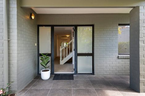 Photo of property in 1/20a Hauraki Road, Hauraki, Auckland, 0622