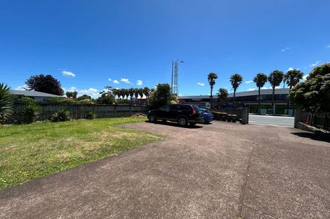 Photo of property in 265 Te Atatu Road, Te Atatu South, Auckland, 0610
