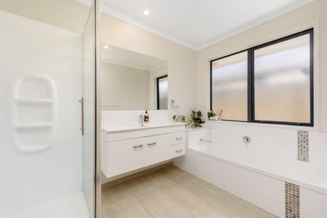 Photo of property in 53 Leet Crescent, Papamoa Beach, Papamoa, 3118