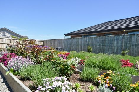 Photo of property in 2 Routhan Way, Carterton, 5713