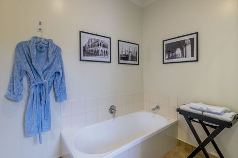 Photo of property in 19 Quadrant Heights, Paraparaumu, 5032