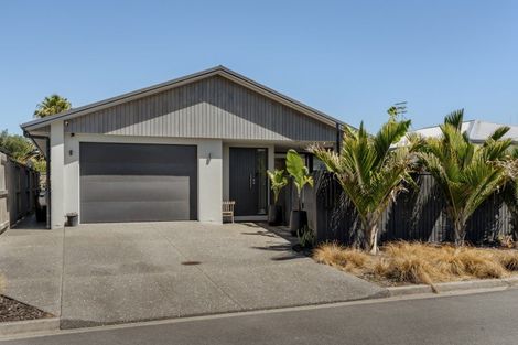 Photo of property in 18 Hugo Way, Papamoa Beach, Papamoa, 3118
