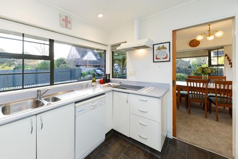 Photo of property in 140 Ruapehu Drive, Fitzherbert, Palmerston North, 4410