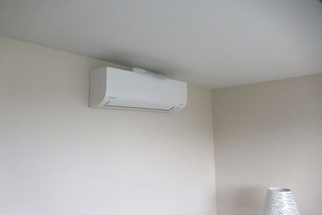 Photo of property in 10/2 Nikau Street, New Lynn, Auckland, 0600