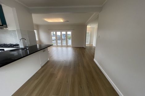 Photo of property in 46 Miro Street, New Lynn, Auckland, 0600