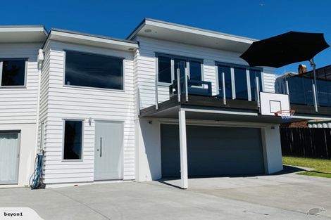 Photo of property in 560 Beach Road, Rothesay Bay, Auckland, 0630