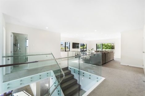 Photo of property in 9 Kahu Close, Orewa, 0931