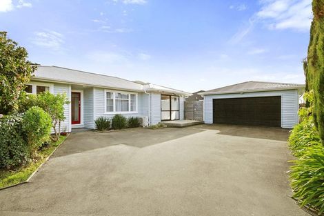 Photo of property in 3 Findlay Street, Tawa, Wellington, 5028