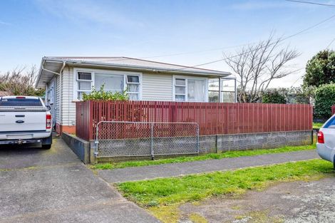 Photo of property in 13 Dixon Avenue, Hawera, 4610