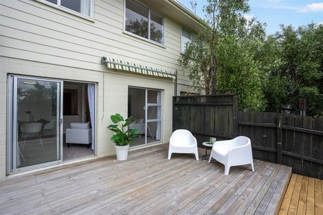 Photo of property in 1/50a Target Road, Totara Vale, Auckland, 0629