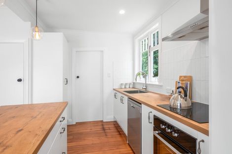 Photo of property in 1-2/6a Pohutukawa Street, Woburn, Lower Hutt, 5010