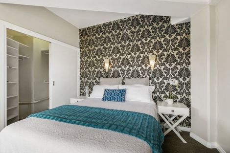 Photo of property in 98 View Road, Houghton Bay, Wellington, 6023