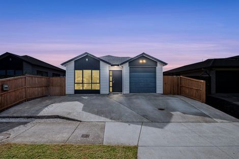 Photo of property in 26 Survila Street, Takanini, 2110