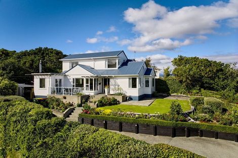 Photo of property in 1 Singers Road, Korokoro, Lower Hutt, 5012