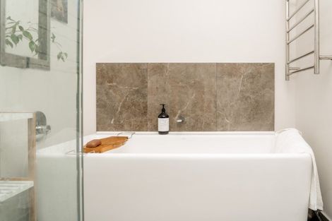 Photo of property in 23 Mcdonnell Road, Arrowtown, 9302