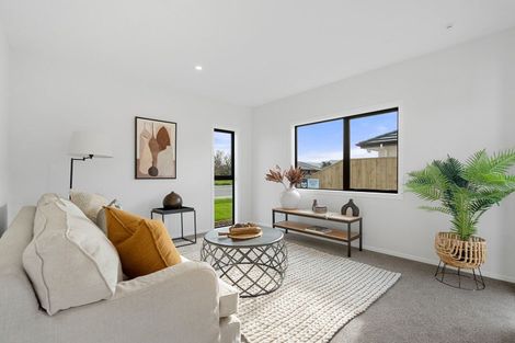 Photo of property in 8 Kakariki Crescent, Carterton, 5713