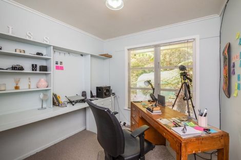 Photo of property in 127 Konini Road, Titirangi, Auckland, 0604