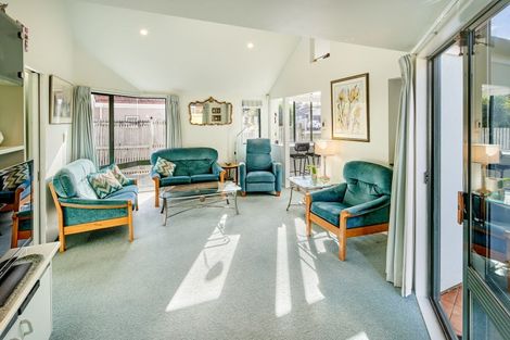 Photo of property in 58 Laings Road, Hutt Central, Lower Hutt, 5010