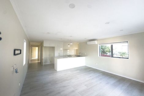 Photo of property in 7 Stockton Place, Glendene, Auckland, 0602