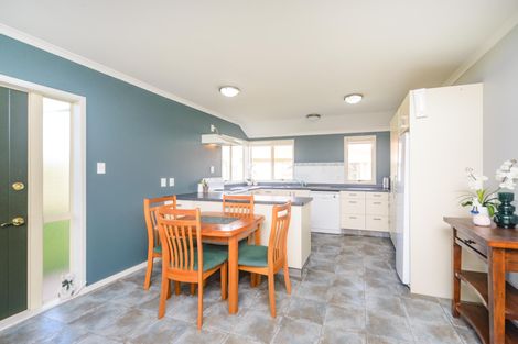 Photo of property in 9 Foxtail Fern, Kelvin Grove, Palmerston North, 4414