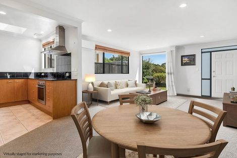 Photo of property in 2/27 Kellaway Drive, East Tamaki, Auckland, 2013