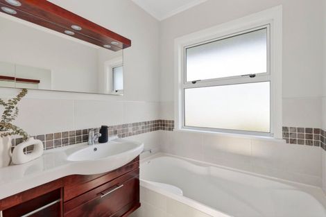 Photo of property in 47 Weld Street, Cambridge, 3434