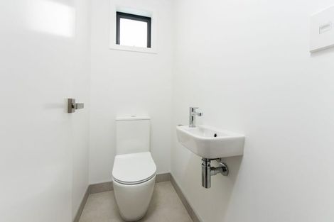 Photo of property in 6 Mokopiko Court, Beach Haven, Auckland, 0626