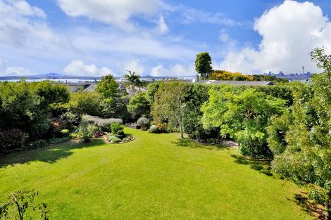 Photo of property in 52 Hinemoa Street, Birkenhead, Auckland, 0626