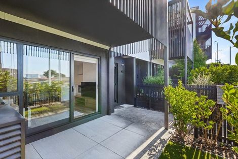 Photo of property in 2/71 Hobsonville Road, Hobsonville, Auckland, 0616