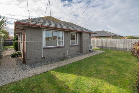 Photo of property in 32 Bentley Street, Russley, Christchurch, 8042