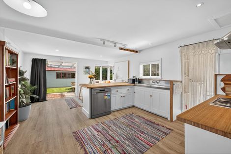 Photo of property in 380 Keyes Road, New Brighton, Christchurch, 8083