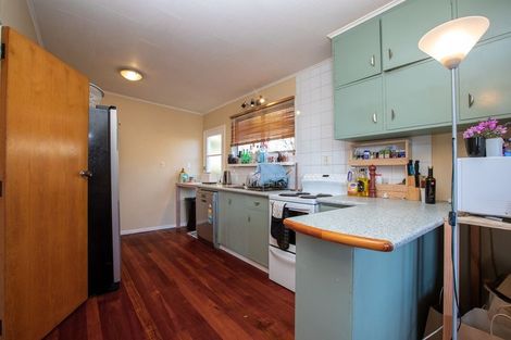 Photo of property in 120 Renown Road, Raumati South, Paraparaumu, 5032