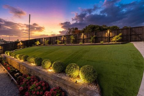 Photo of property in 17 Manawanui Way, Orewa, 0931