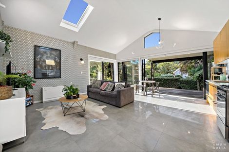 Photo of property in 27 Amberley Avenue, Te Atatu South, Auckland, 0610