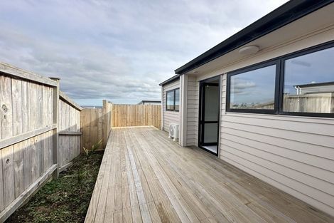 Photo of property in 15b Poruru Close, Papakura, 2110