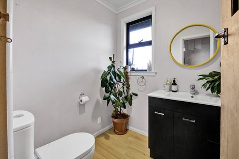 Photo of property in 16 Caplen Street, Hawera, 4610