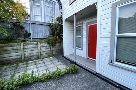 Photo of property in 39 Te Wharepouri Street, Berhampore, Wellington, 6023